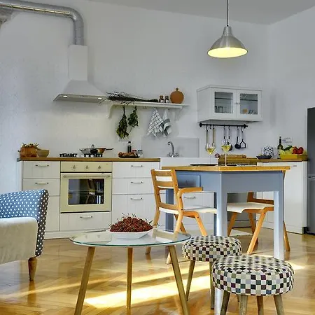 Apartment Apartments Forum Pula