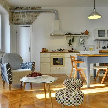 Apartments Forum Apartment Pula